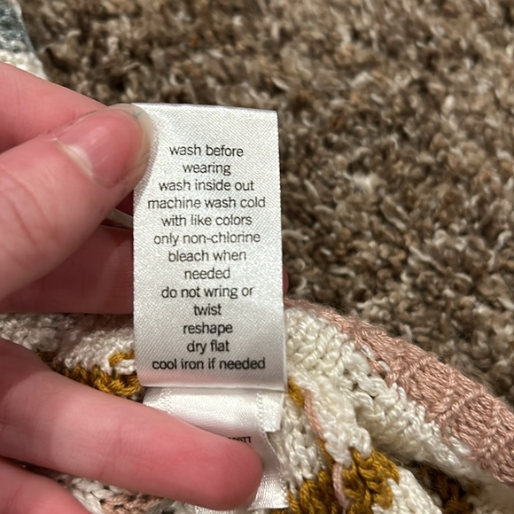 !RARELY WORN! Juniors cropped knitted sweater - Picture 5 of 5